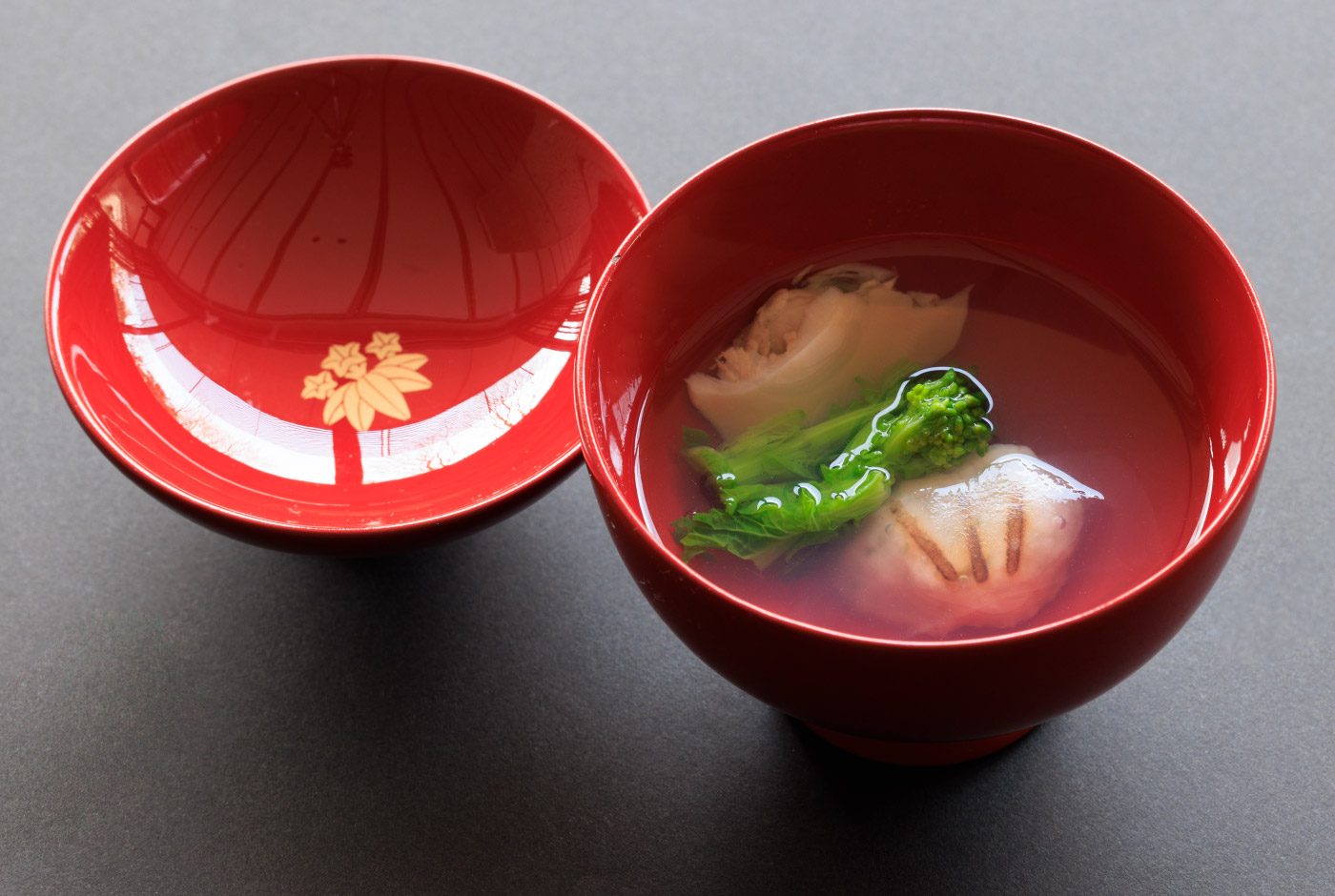 Steamed fat greenling with glutinous rice flour